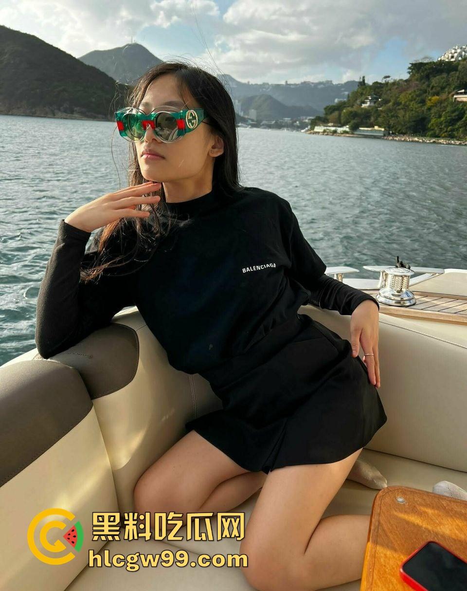 芝加哥留学生【王雪莹】眼镜娘反差婊,国内学霸,出国成小母狗变性奴,天天吃洋屌,一天不被日就浑身难受!-1