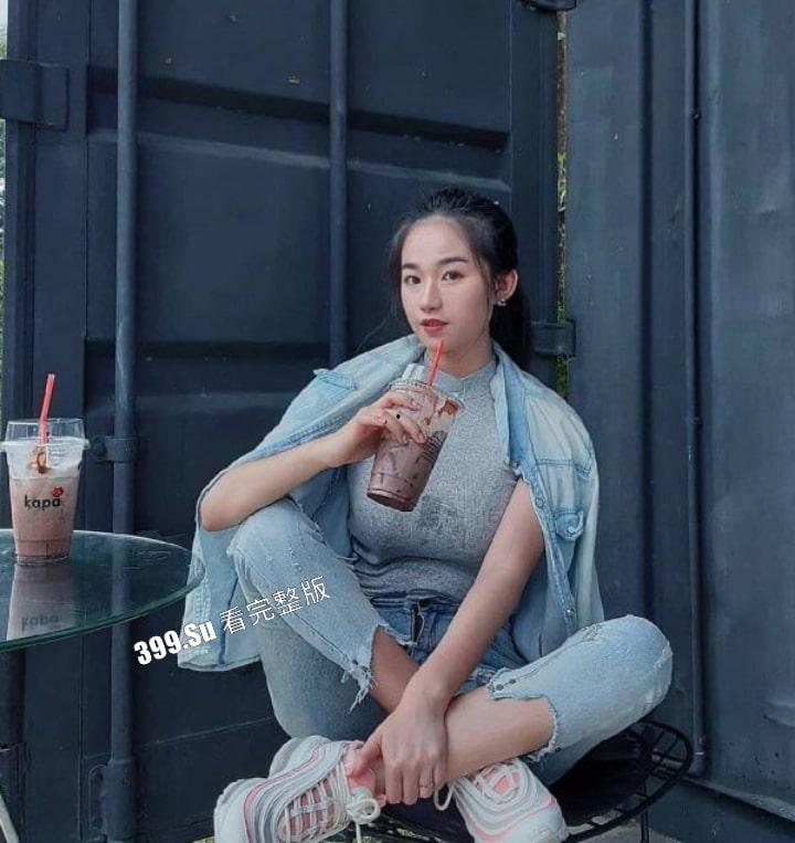 马来西亚 兼职模特【Stella】又遭遇经济公司网络面试视频流出  所以到底在面试啥岗位 连私处也心甘情愿的打开给对面看-2