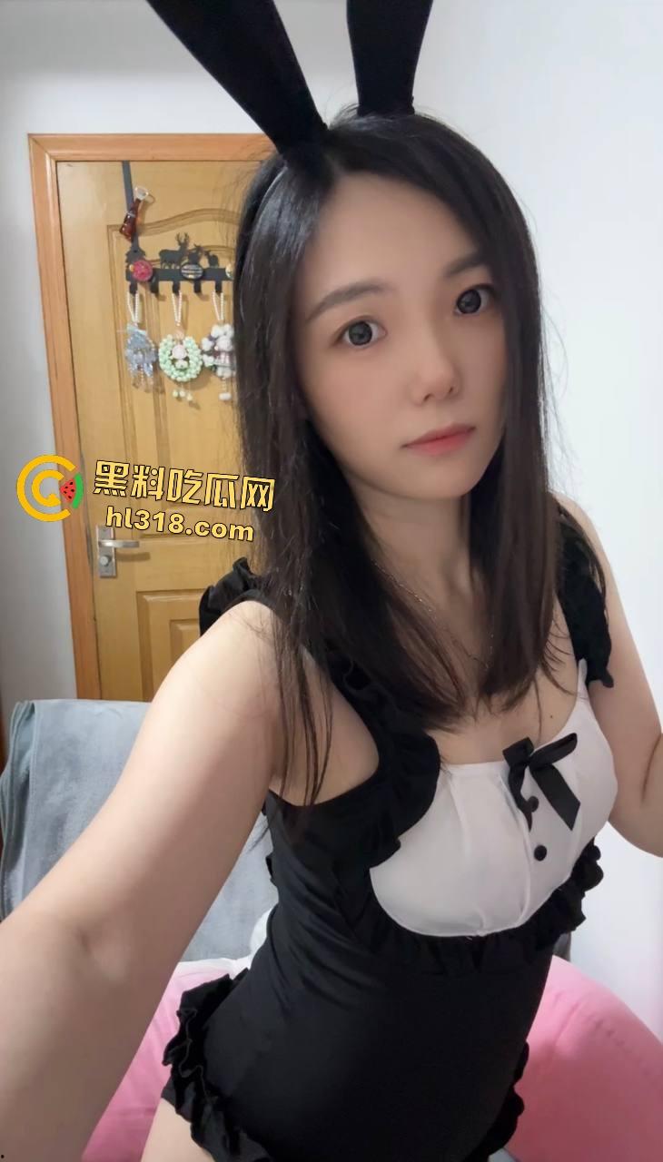 苏州保险女销售【薛千】为了开单涨业绩!全身樱桃“装备”,用樱桃小嘴口客户鸡巴,樱桃逼快被撑烂了!-1