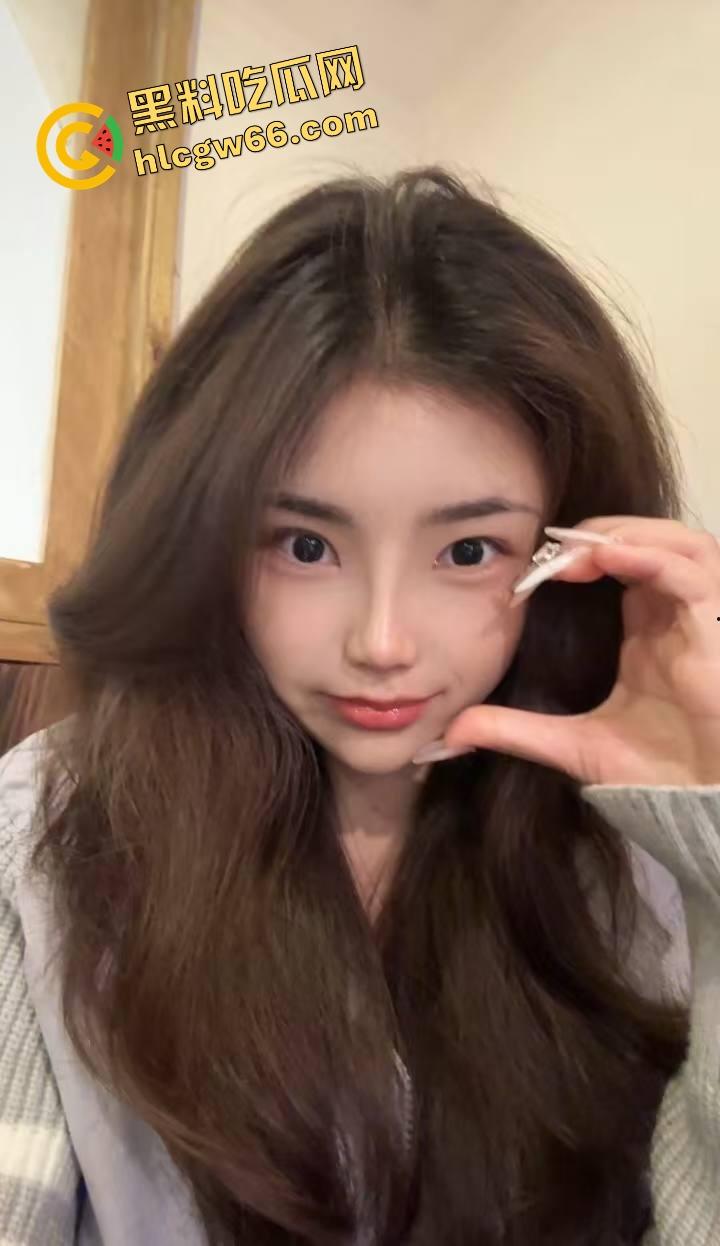 黑料吃瓜冷知识：撸管能助眠，但有逼不操对鞋开冲，你是足控天尊还是鞋癖疯魔？-1