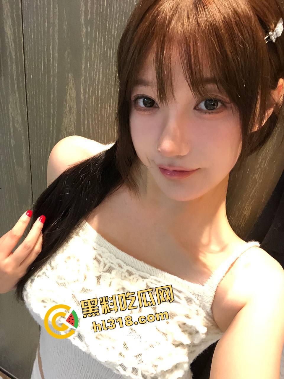 见过颜射秒射盯射没见过顶射,音乐节骚男牛子硬顶妹子屁股摩擦,见过打call没见过顶call!-1