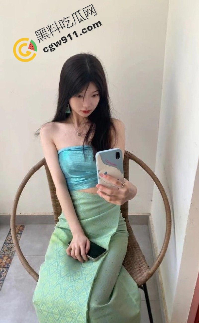 杭州极品学妹【张阳燕】自慰打炮私拍流出 ：酒店激情狂野，如痴如醉享受性金主爆操，天生尤物引人赞-1