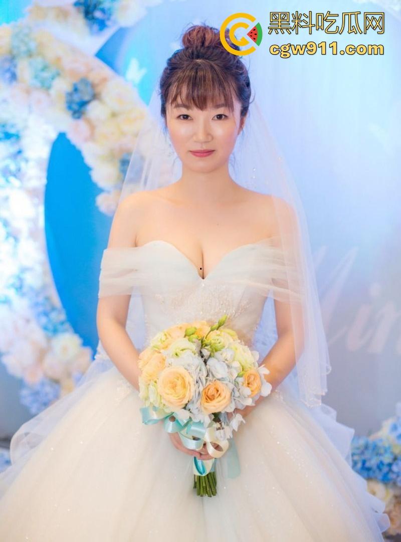 浙江新婚少妇卖淫丑闻曝光,大尺度聊天勾引摄影师,这逼结婚了还是这么不老实,500元出卖肉体,狂插骚逼内射中出!-11