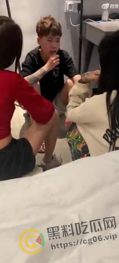 霸凌合集! 群殴暴打 强迫虐阴  是人性扭曲还是环境所迫？（十四）-15