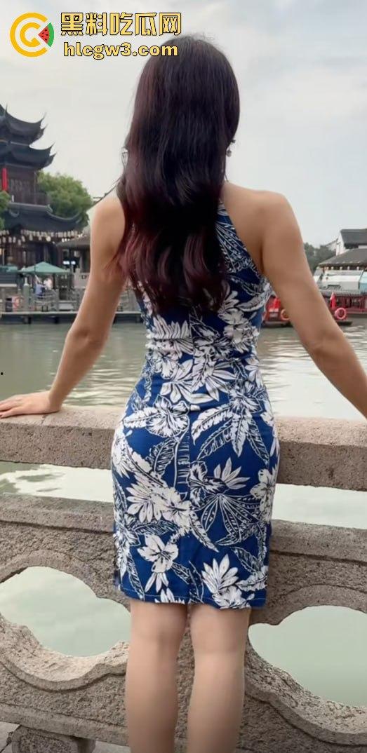 抖音快手400万粉丝网红【龚玥菲】私密裸聊视频外泄！这个骚逼捞金不择手段，露逼挑逗金主花样多-3