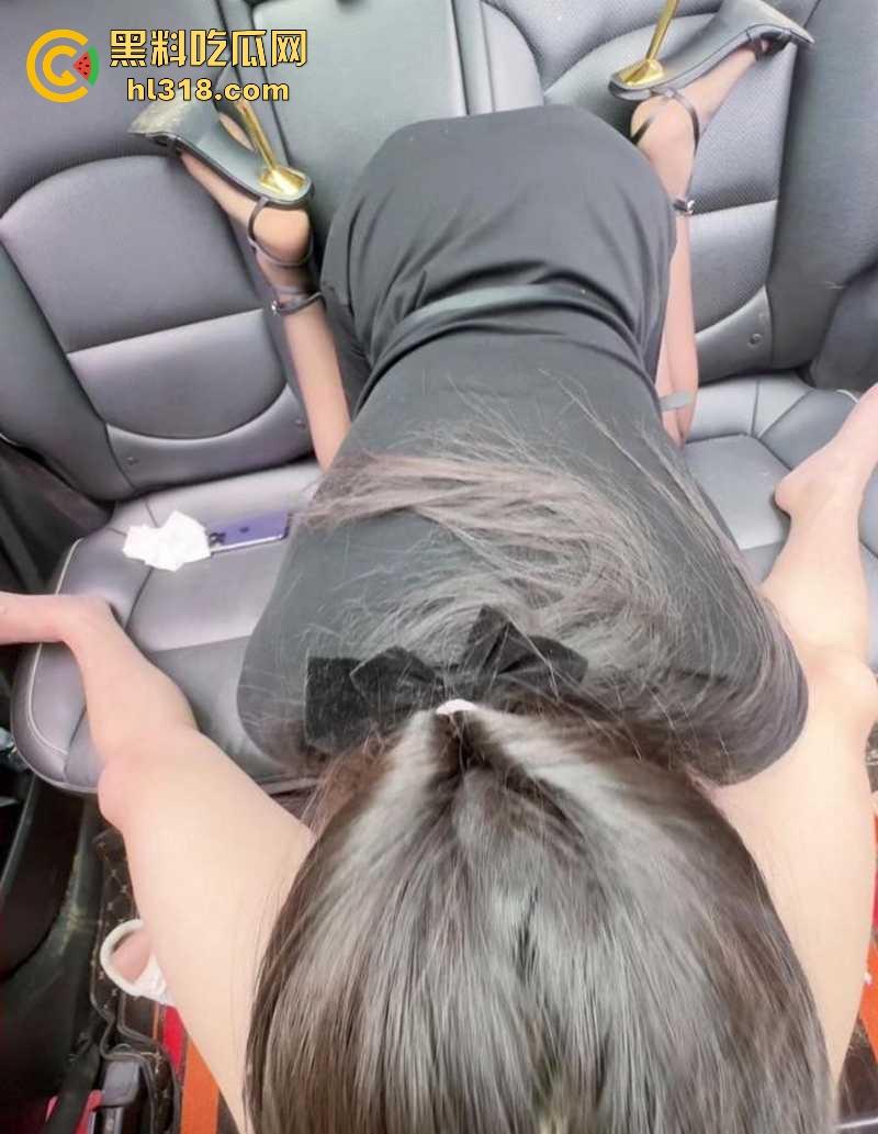 跟女儿第一次车震,小母狗口技娴熟,吸肉棒玩骑乘,一线天嫩逼被无套内射,淫水四溢!-8