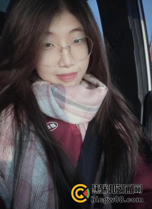 烟台大学【杨倩雪】高学历母狗镀金上床,私下勾引男同事疯狂开房,还主动爬上老领导的床!-4