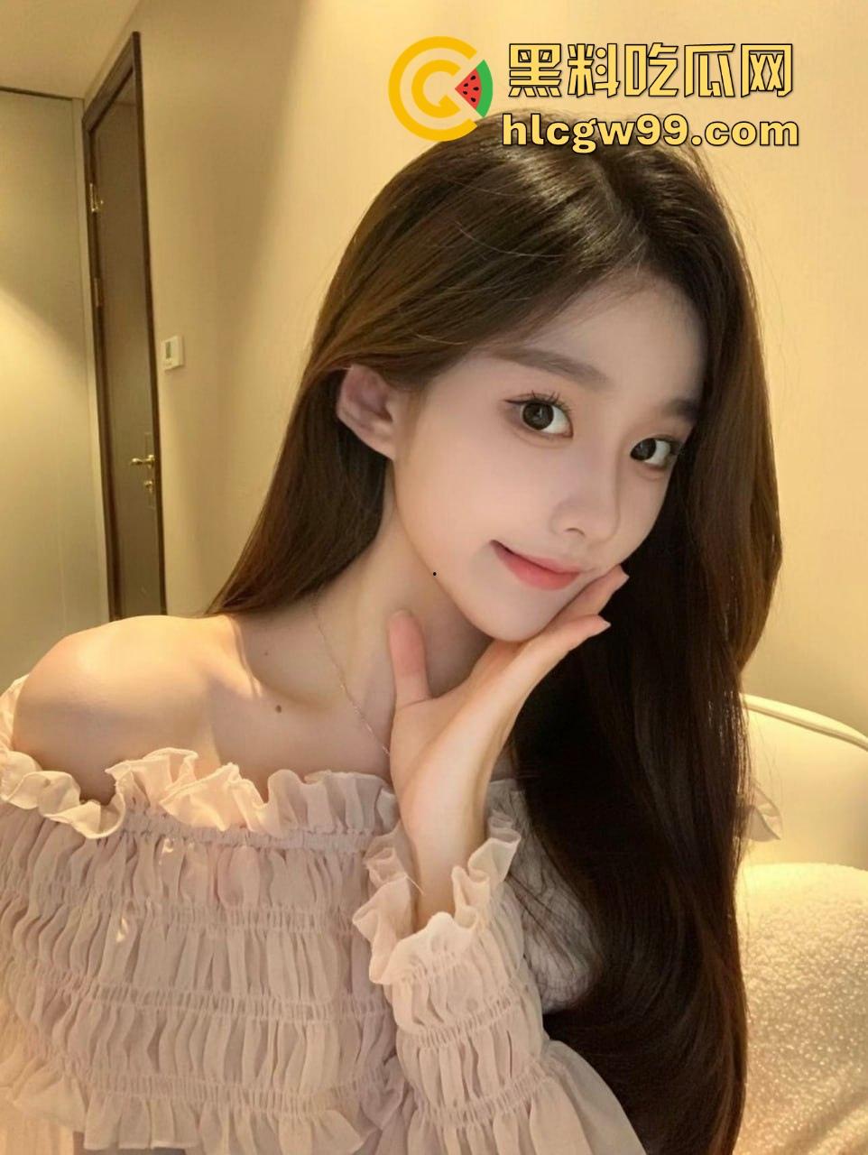 性感秘书被经理带到电竞酒店,蒙眼黑丝大长腿成天然炮架子,华伦天奴加攻速大屌疯狂撞击,还被偷拍全网疯传!-7