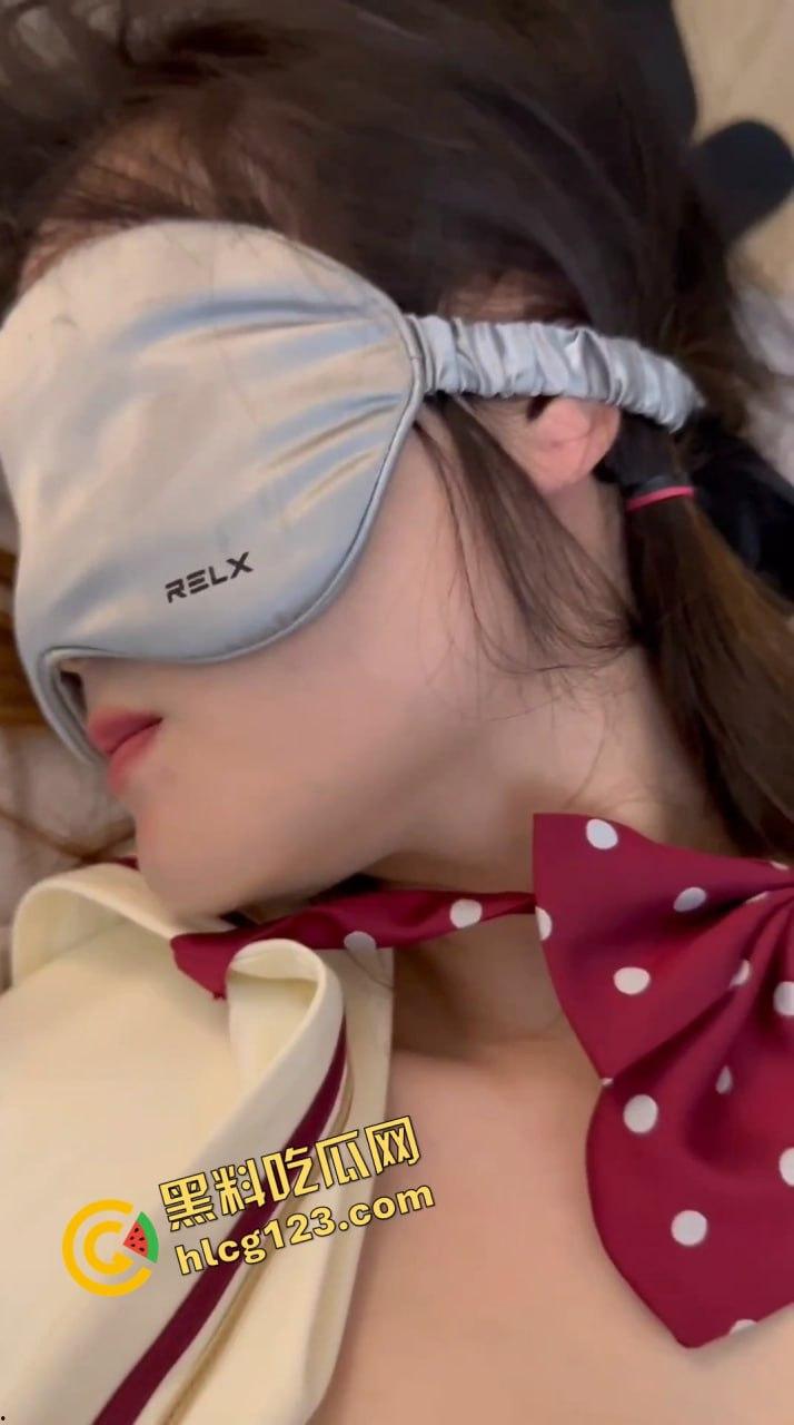 JK短裙小妹懂规矩!饭后直接开房,操得直乱叫,小逼都被草肿了!-11