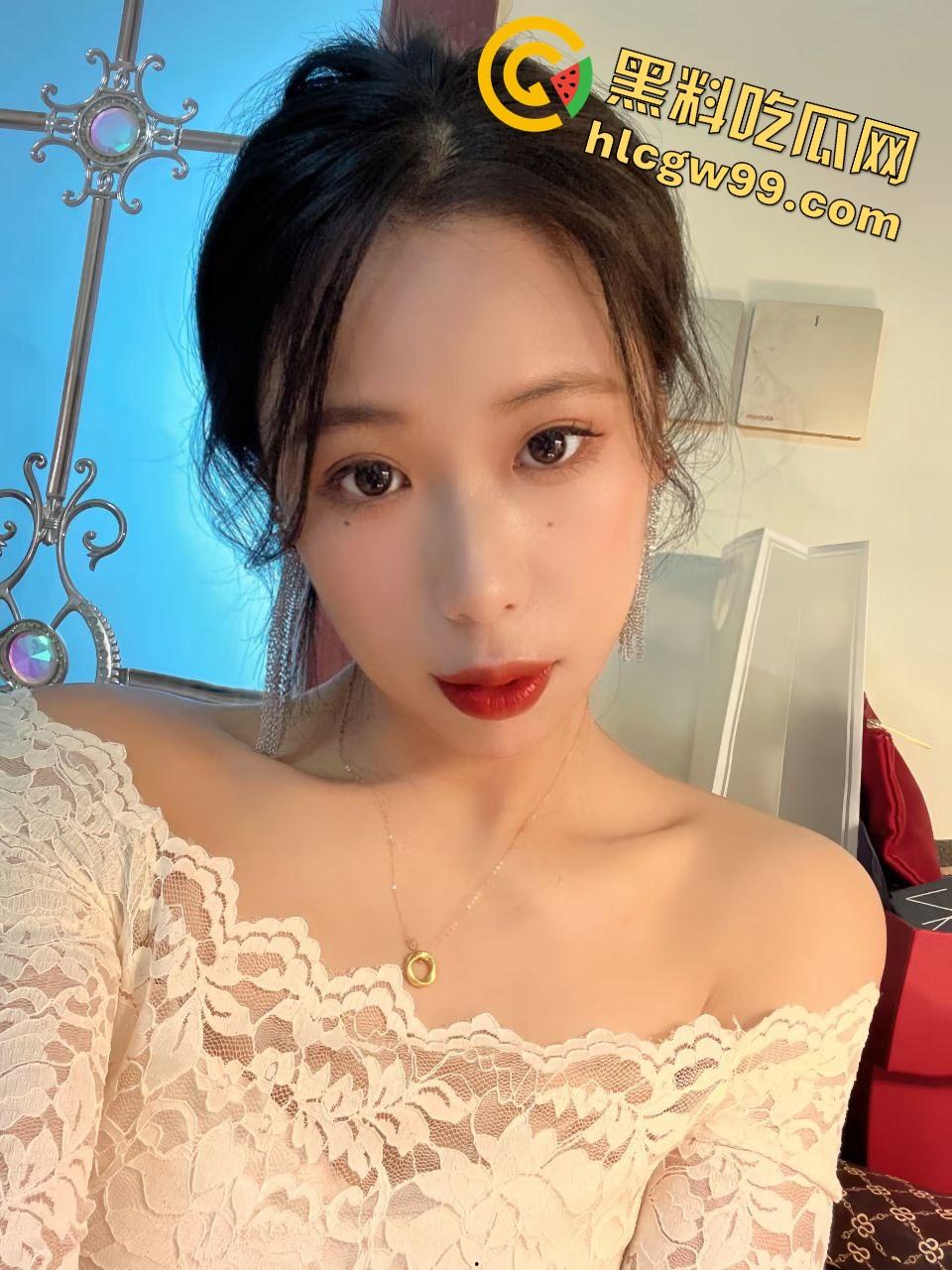 辽宁沈阳反差性感少妇【陈艳萍】私拍洗澡美奶娇躯,约炮大哥多体位爆干翘臀骚逼!独家曝光流出!-2