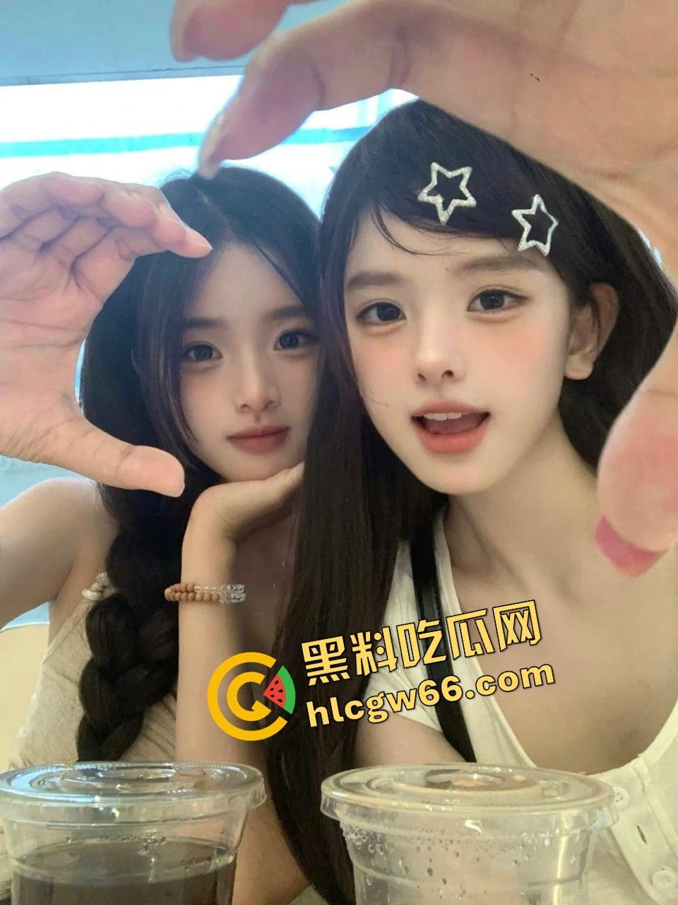 长沙兰博基尼富二代酒店双飞姐妹花,俩骚婊抢鸡猛舔争上位,奶子挺臀圆口活爽爆,舔脚自拍被曝光!-4