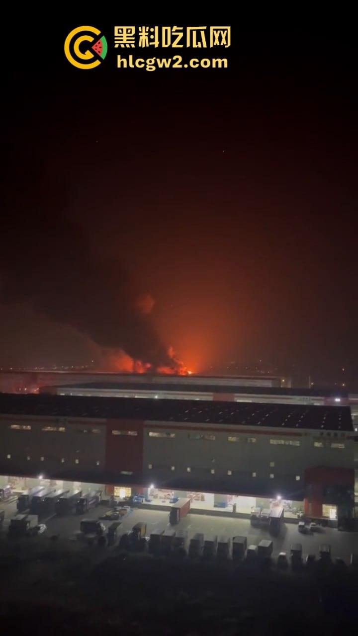本不富裕的京东雪上加霜!江苏无锡京东自营仓突然失火被烧毁 双11快递滞发 损失惨重-6