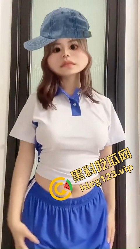 抖音80万网红【桃柒柒】裸舞玩出新花样!开灯关灯激凸擦边诱惑,粉丝炸锅内容已被隐藏!-8