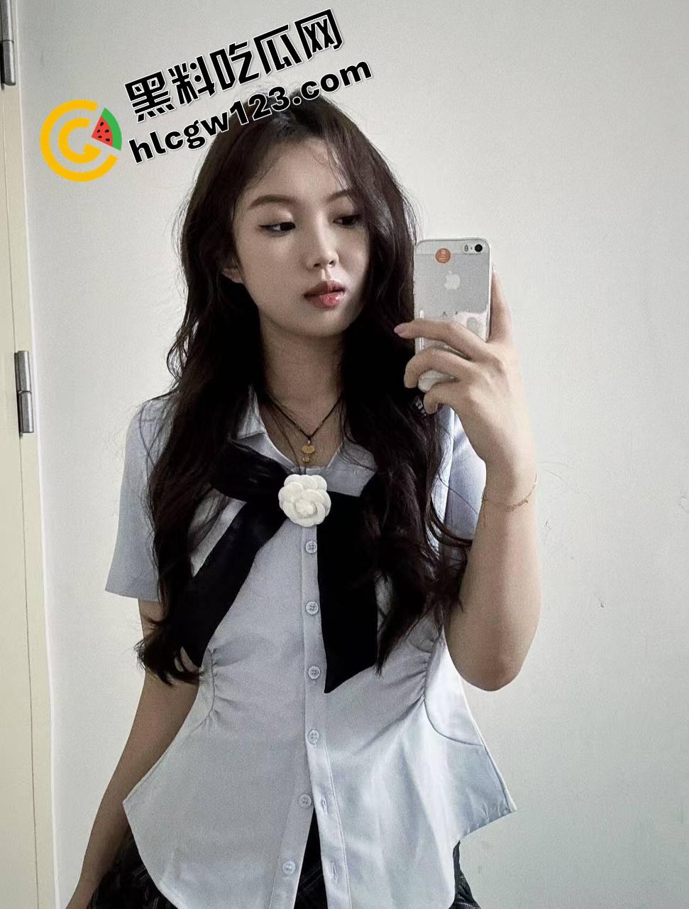 你相信光吗?郑州小婊深夜执行主人的羞耻任务,透明薄睡衣漏点出门,全程走光还舔着嘴说我好兴奋!-4