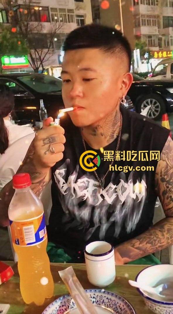 朋友圈成了血腥展示场?王湳权手刃女友后发朋友圈,画面直击心灵,血腥内容慎入!-3