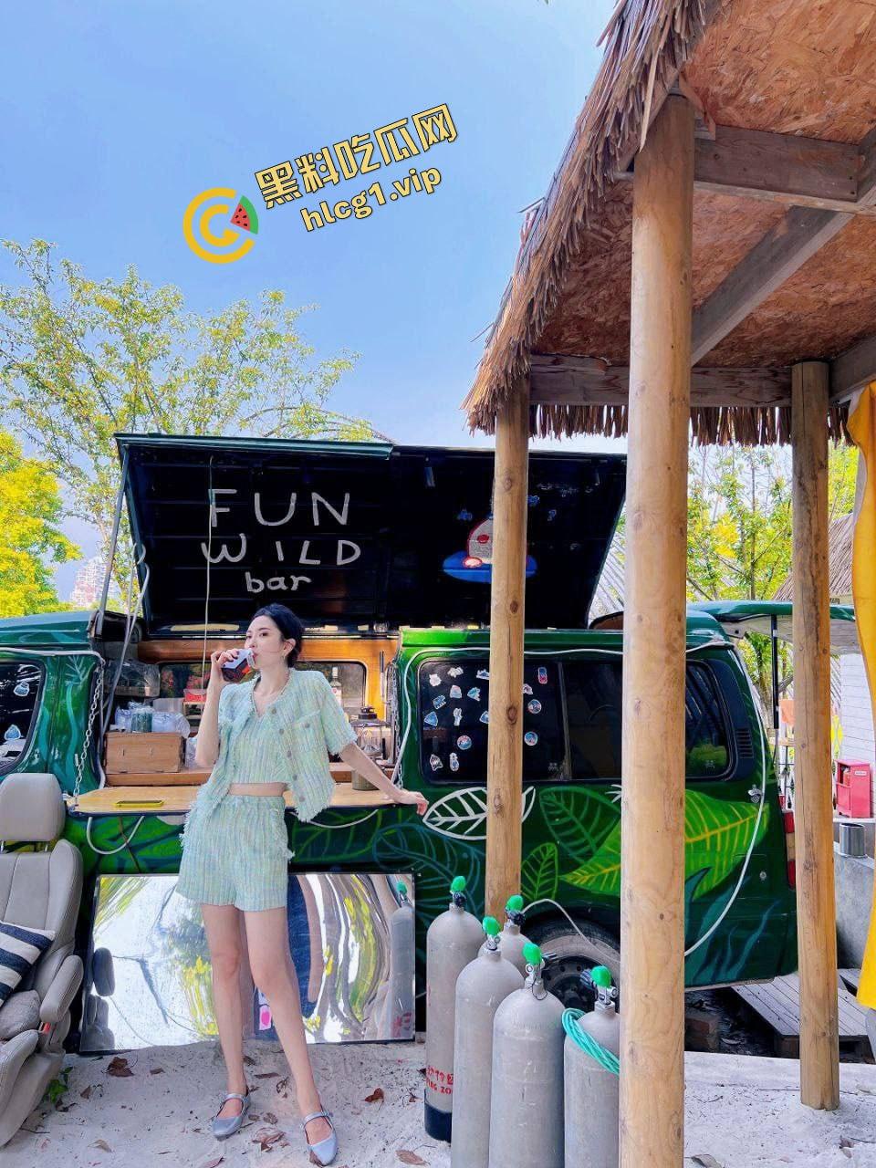 黑龙江高颜值人妻母狗『高梦圆』对镜口爆后入 顶到子宫要哭了 私拍性爱惨遭泄密!-1