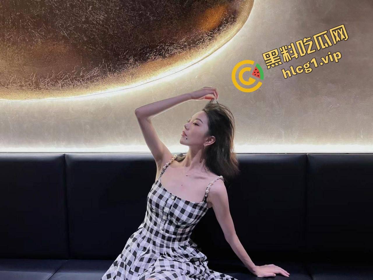 黑龙江高颜值人妻母狗『高梦圆』对镜口爆后入 顶到子宫要哭了 私拍性爱惨遭泄密!-4