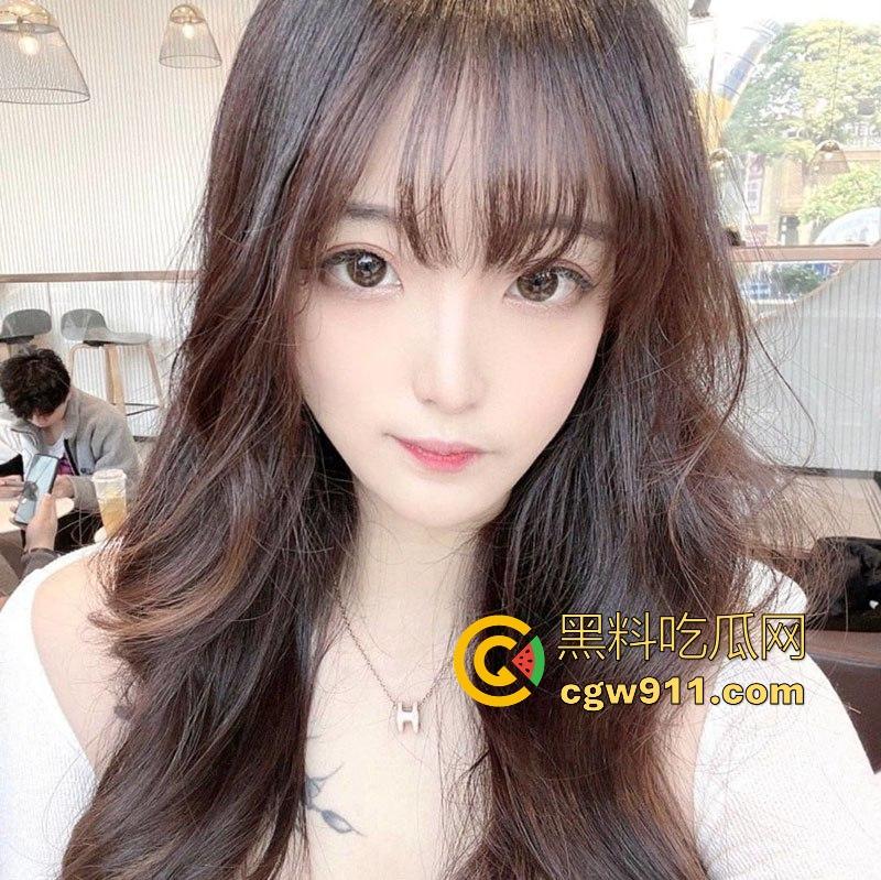 约炮深圳极品反差少女,纤手揉捏c罩杯逆天美乳,白丝渔网袜玉足摩擦,反差魅力无法抗拒!-3