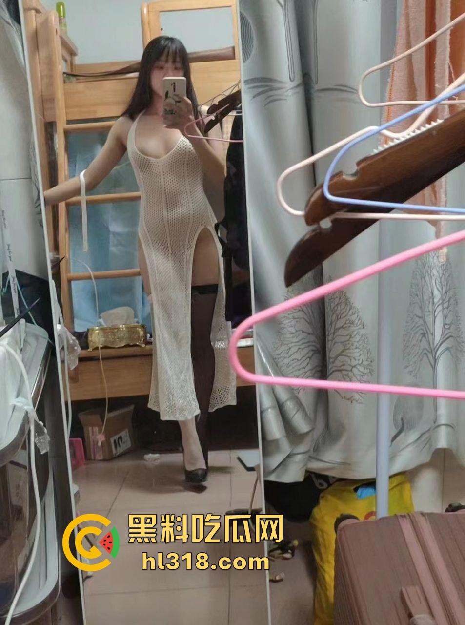 瓜友投稿!谈了一个性欲极强的女友,情趣骚衣挑逗自拍,日常宿舍自慰勾引,看得出来这逼瘙痒难耐!-5