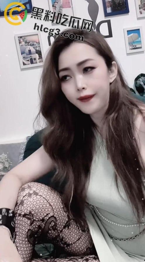 快手极品熟女『芙蓉姐』最新骚穴特写福利流出,舞者秀姐让人目瞪口呆!-3