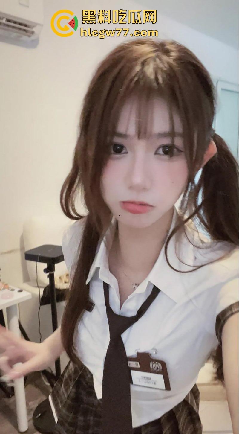 抖音反差天花板【宥子otc9】最新定制私拍 粉嫩白虎小穴被插的白浆直流 白玉酥胸令人心神颤抖-3