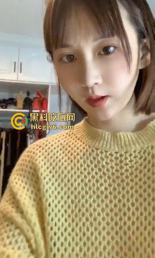 广东医科大学高颜值学妹【廖茵】跟男友裸聊性爱视频来袭，大胆的展示引以为傲的身材。-4