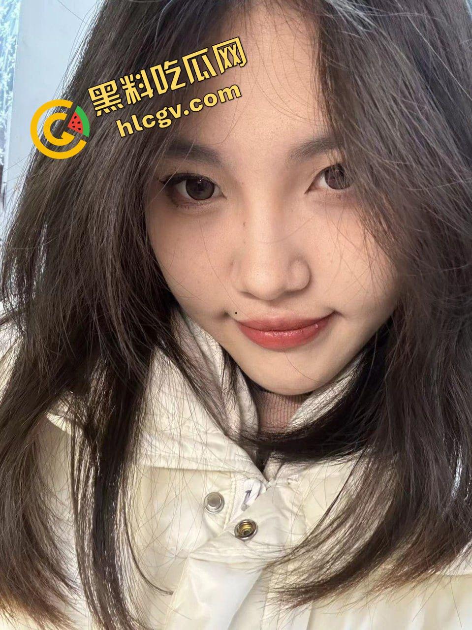 辽宁大专闷骚大三学生妹【孙姿依】爱好吃鸡巴 喜欢口爆吞精 独家流出!-5