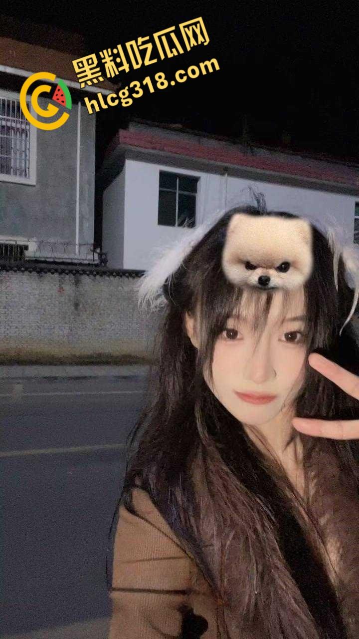 云南舞蹈学院清纯学妹【陈婉清】，喜欢奢侈品苹果手机，到处约炮找金主 包养裸聊陪睡！-3