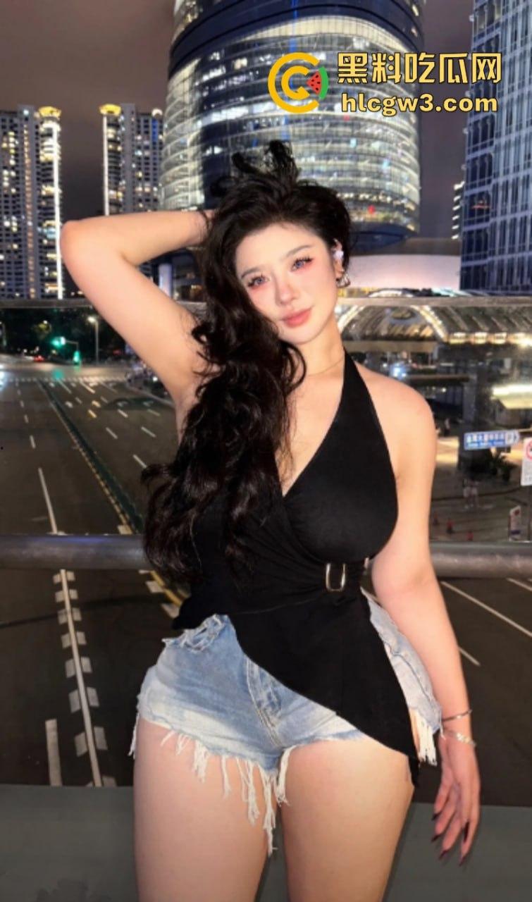 独家爆料！抖音25万粉丝网红 巨乳骚鸡【selianacloa】大尺度私拍福利视频流出-2