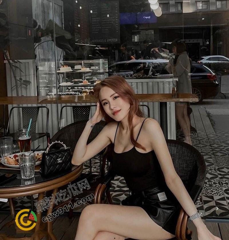 大奶少妇【吴丽华】酒店狂野偷情，前男友巨根爆操到高潮，火辣身体尽情迎合，骚浪本性尽显-2