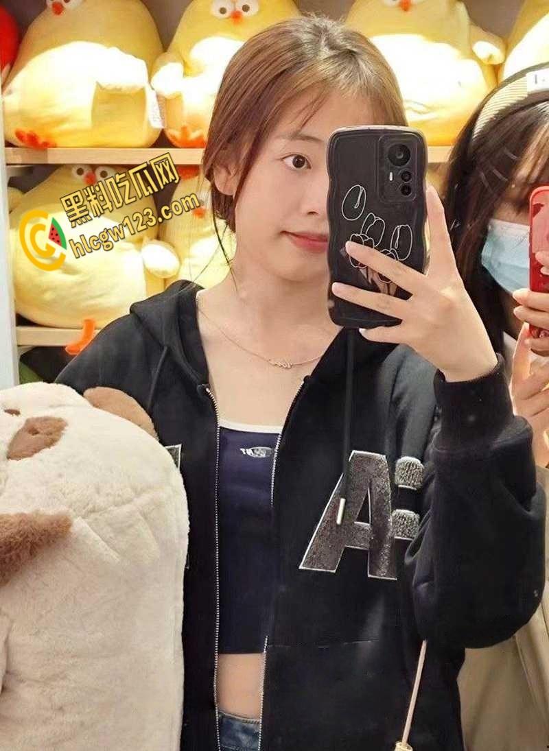 真没想到这么好看的女孩子,被主人调教得如此听话,长腿白丝屁股上写满骚话 !-2