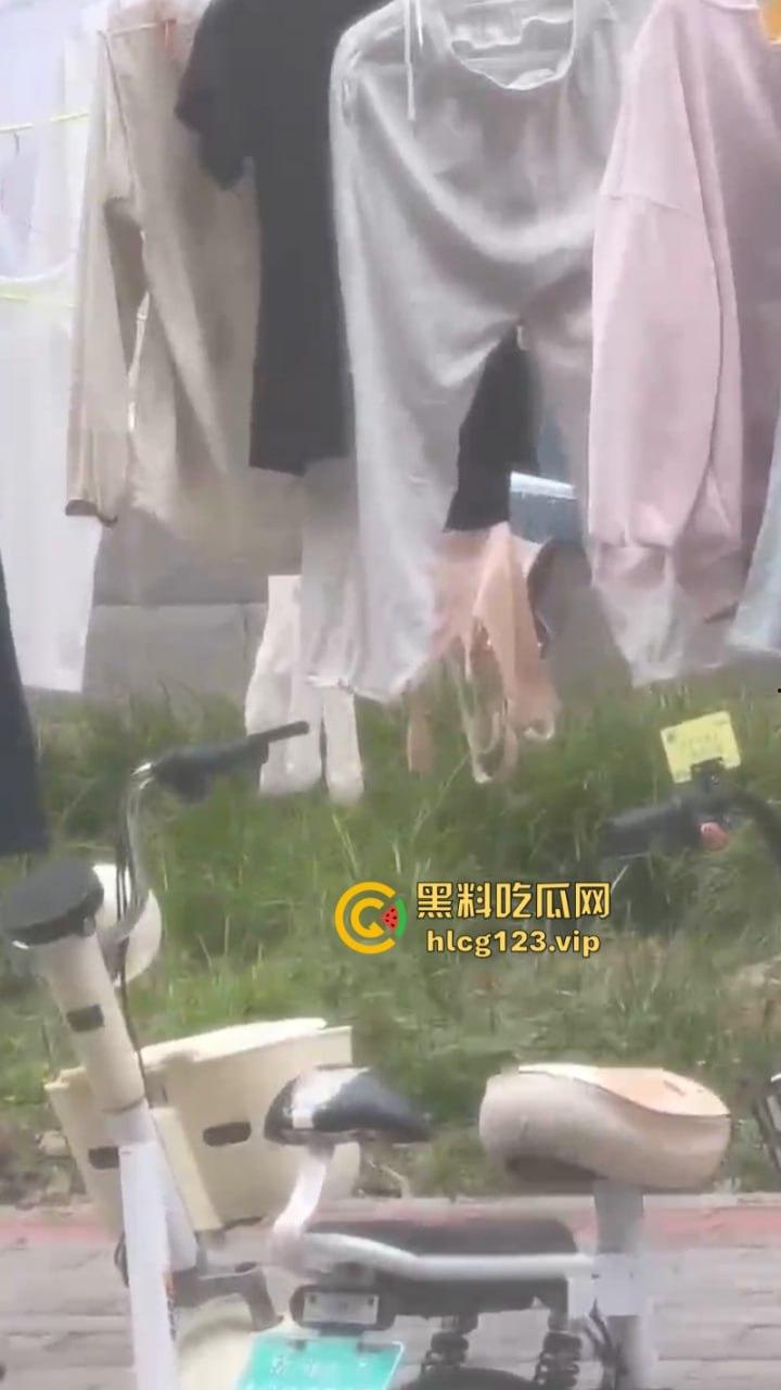 口味真重【河南师范大学】惊现变态色情狂 专偷女生内衣 监控曝光猥琐全过程-7