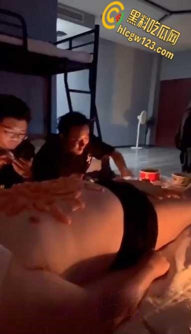 男体盛宴狂欢夜!猛男肌肉碰撞,淫乱炸裂我下巴都惊呆了!-6