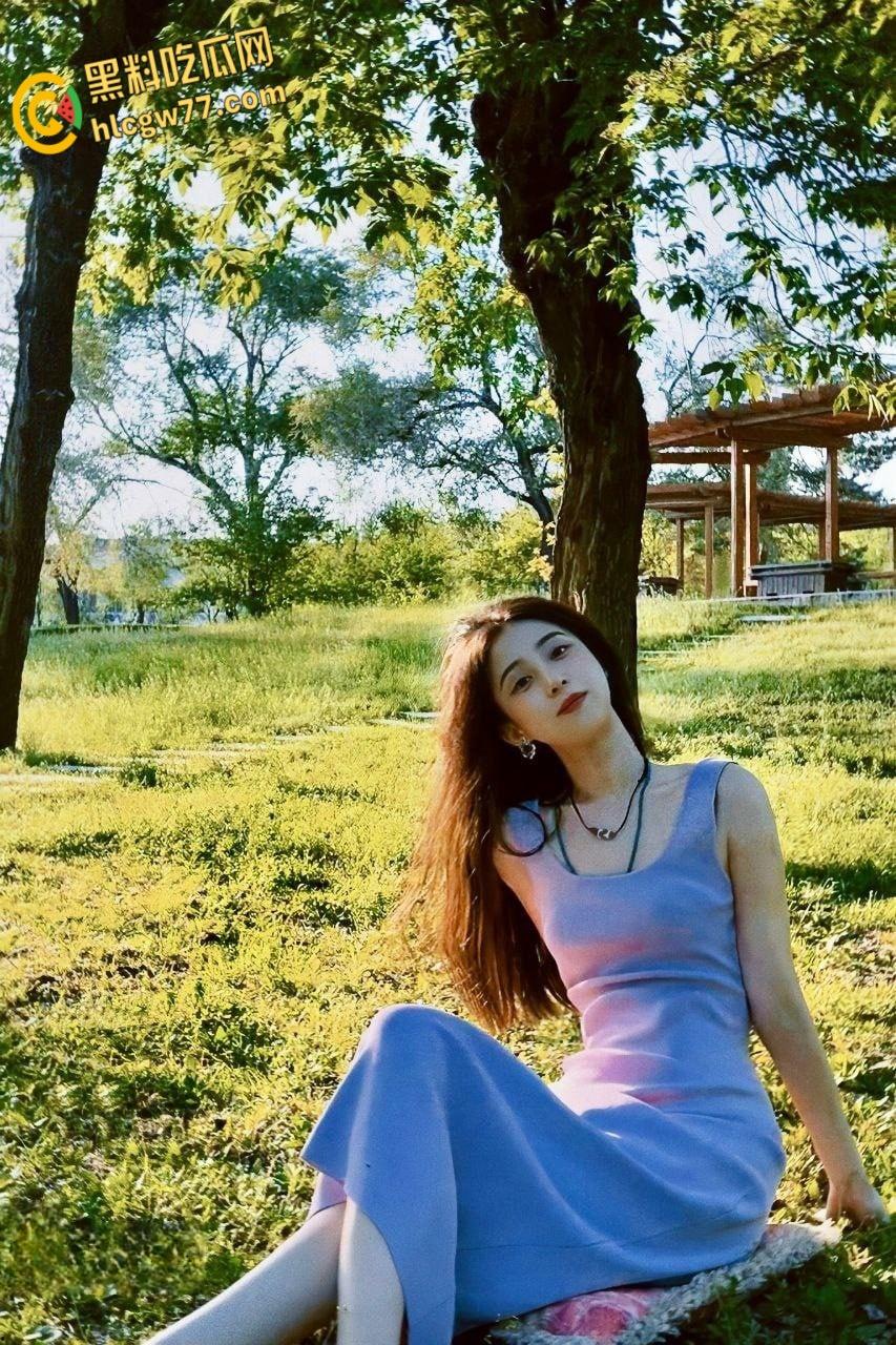 杭州高颜值反差少妇【施芮雯】,长腿尤物露脸淫荡,口活后入引爆极致狂欢!-1