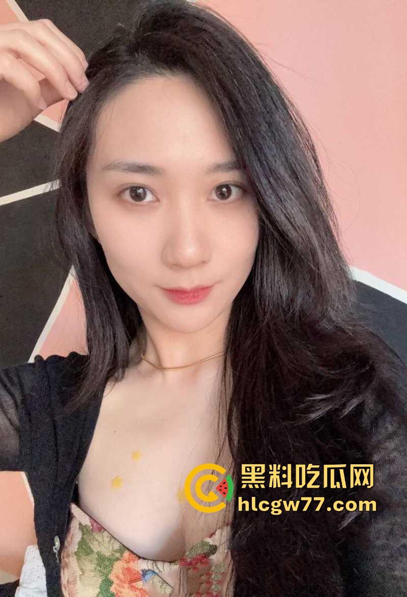 机车女神【懒洋洋】裸聊丑闻曝光 性感辣妹竟是隐藏网黄 视频露逼挑逗骑友 湿身直播性感撩人！-2