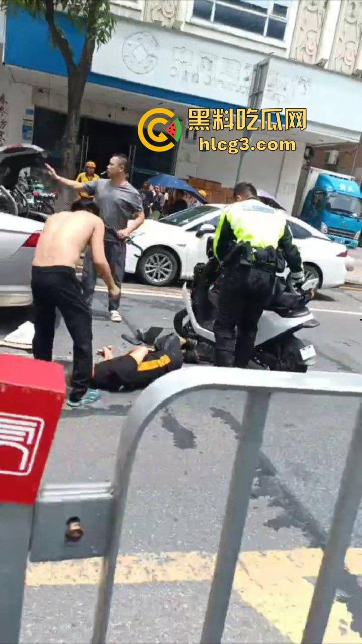 东莞虎门再现车祸!‘天道有轮回,苍天饶过谁‘女司机撞外卖小哥后不久,丈夫也在同地遭遇事故-5