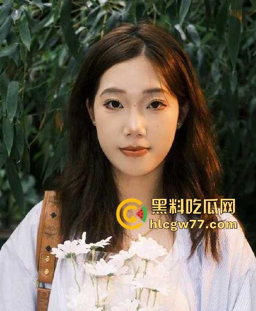 真实勾搭有男友的大二学妹 吃宵夜喝完趁着酒微醺后带回酒店跟兄弟玩3P 没想到学妹会这么配合!-2