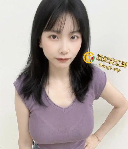 海南巨乳胸模「李婉莹」性感自拍曝光!极品巨乳蜂腰翘臀!水中浴身肌肤光滑透亮让人欲罢不能!-2