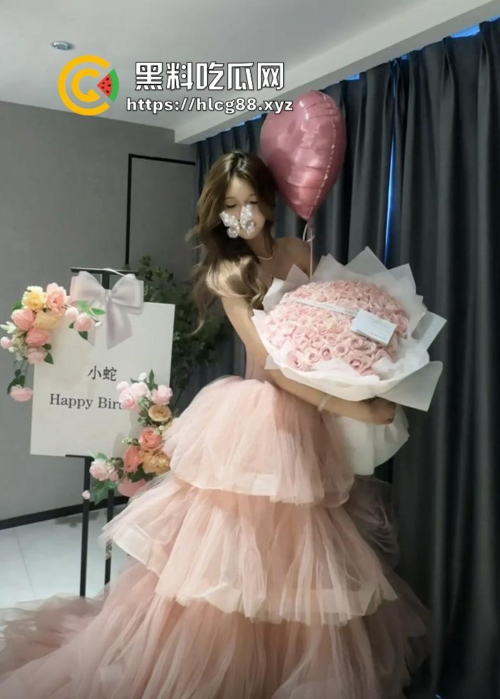 湖南05大学生『姜桃桃』177长腿,直播装纯等有钱鸡巴,奶钉大奶富人专享,69玩出96的姿势!-9