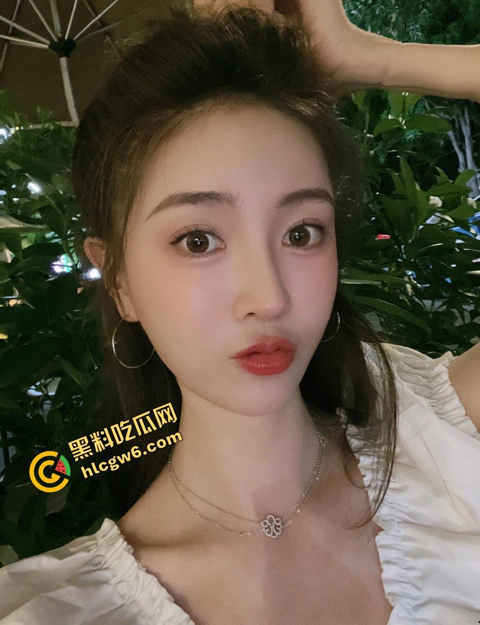 小红书上海贱逼反差婊骚鸡母狗『化春滢』偷情大哥 酒后脱衣爆干骚臀 窗前后操淫荡娇喘!原创独家投稿曝光!-4