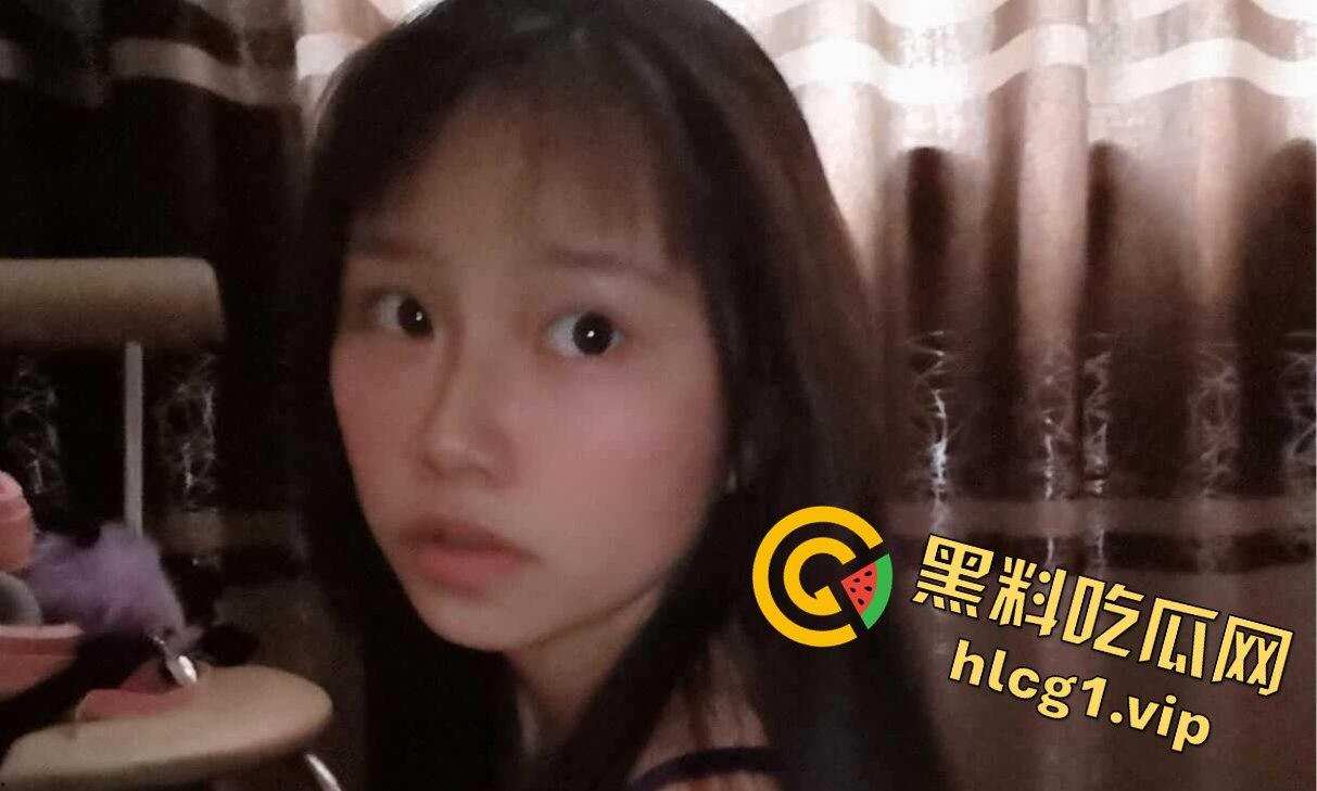 武汉生物工程学院 【张伊美】跟男友出去西安旅游的私密视频常遭曝光!-4