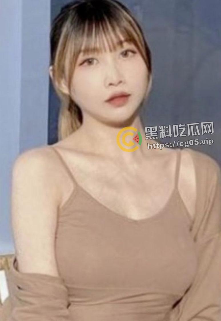 开盒黄圈顶流【玩偶姐姐】【 HongKongdoll】 本名【王佳乐】和跑路的前男友 神仙女菩萨-3