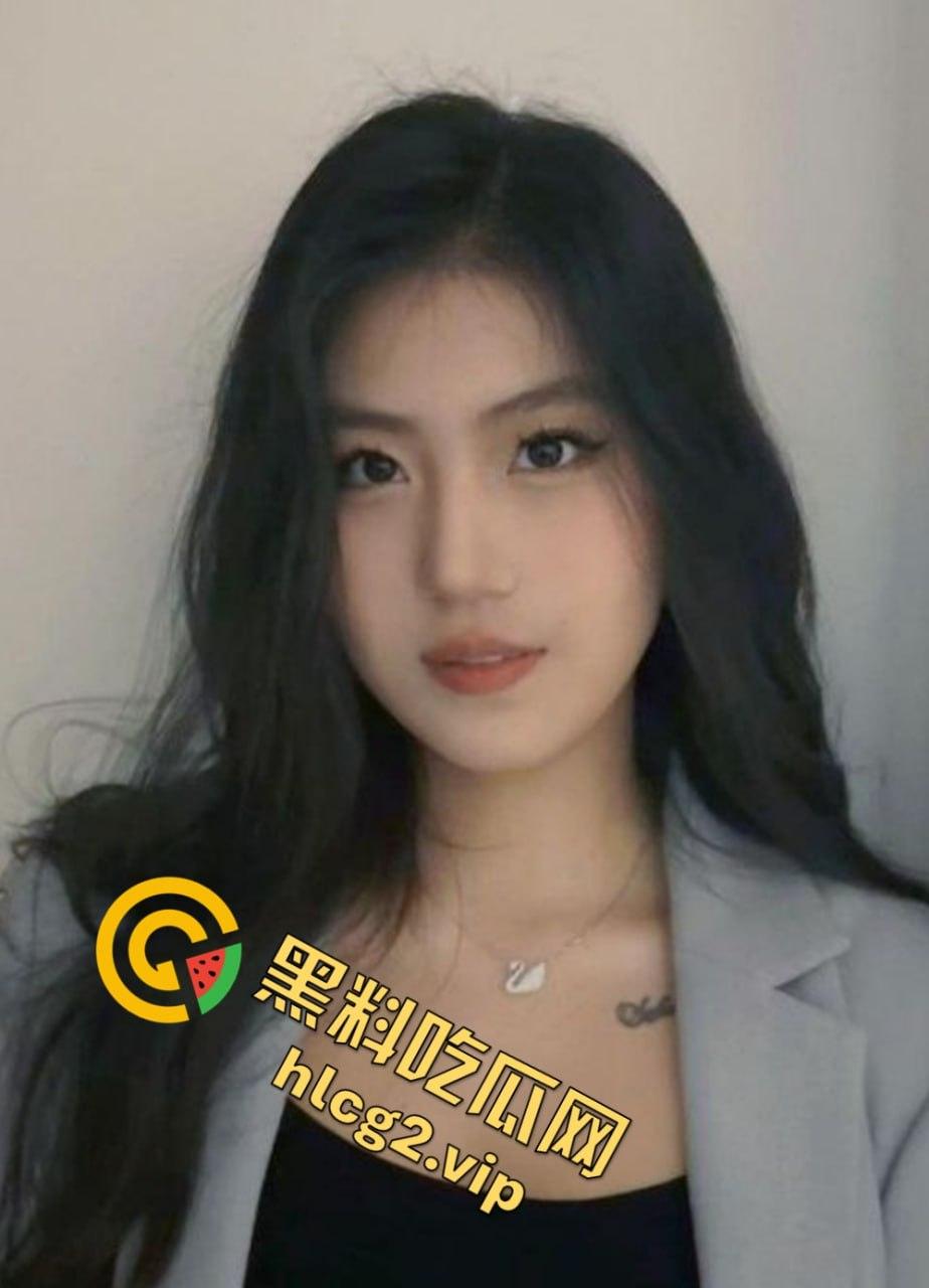 美国华裔黑皮学生妹『唐容蓉』自拍自慰视频泄露!完美身材成为洋爹极品炮架!-3