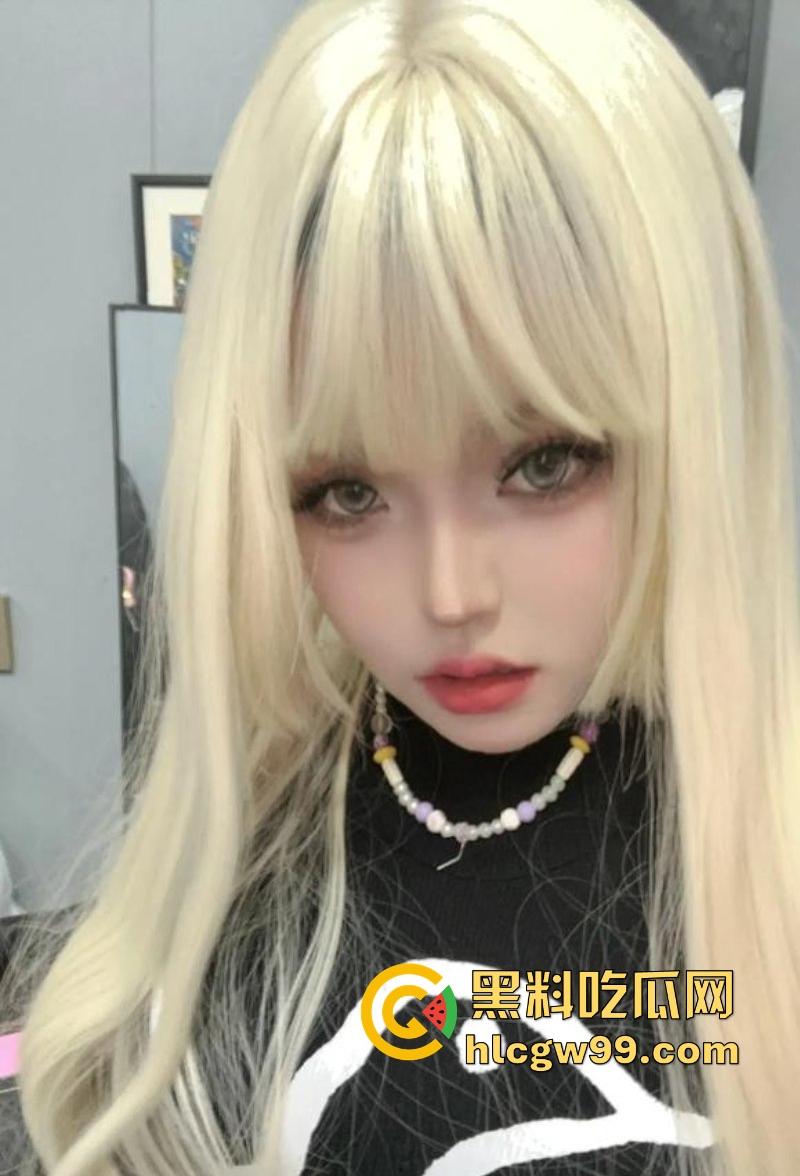 常州精神小妹【费雨心】一个月睡6个男人,做爱时让闺蜜观战,竟还强迫闺蜜睡射满精液的床遭曝光!-20