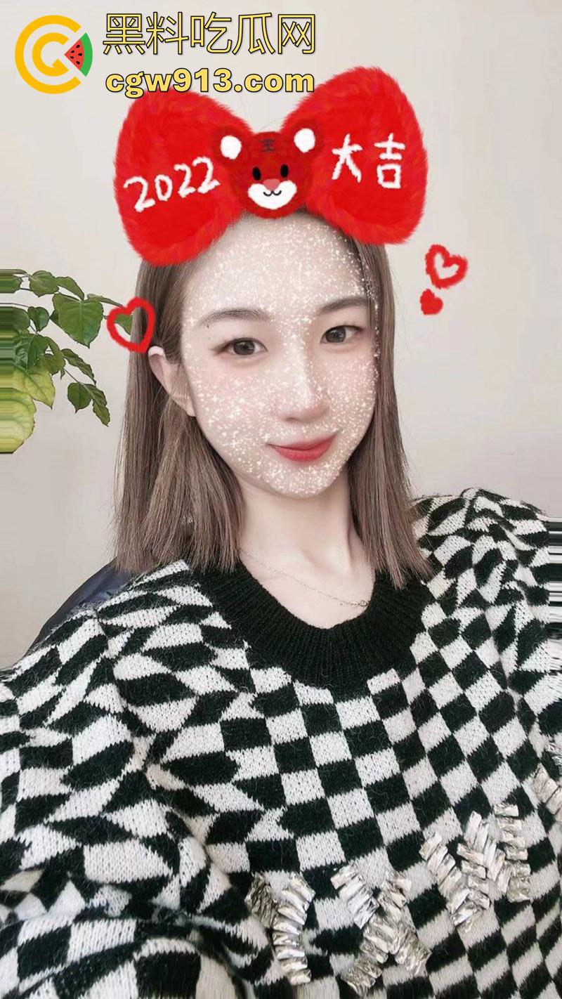 曝光辽宁营口人妻【迟媛媛】，半夜户外找陌生人口交，最多时曾1v7体验精液敷脸，这老公真是绿没边了！-3