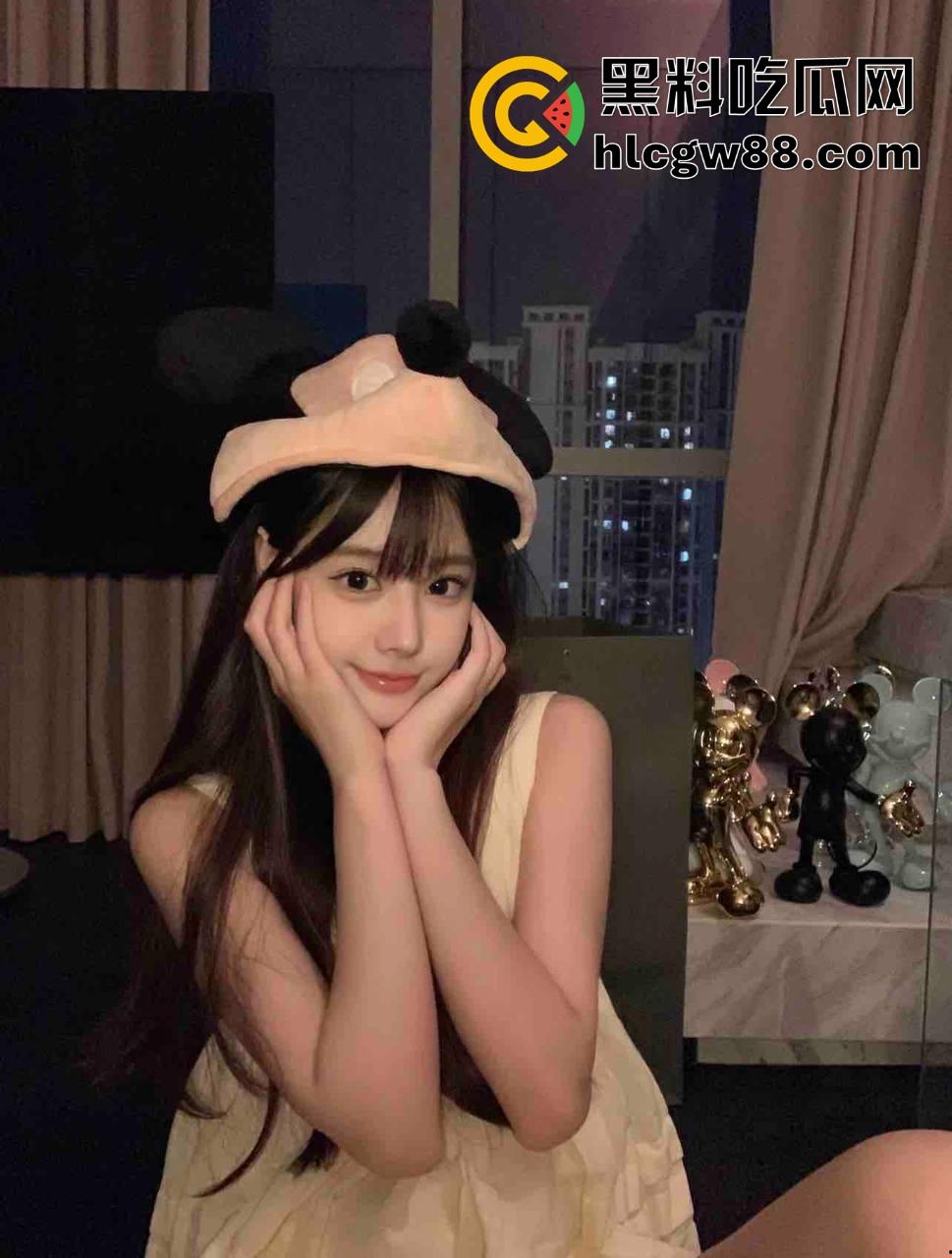 娶个骚浪老婆爽翻天,一人多肤小护士,黑丝角色扮演日日操新老婆,鸡巴天天没软过!-2