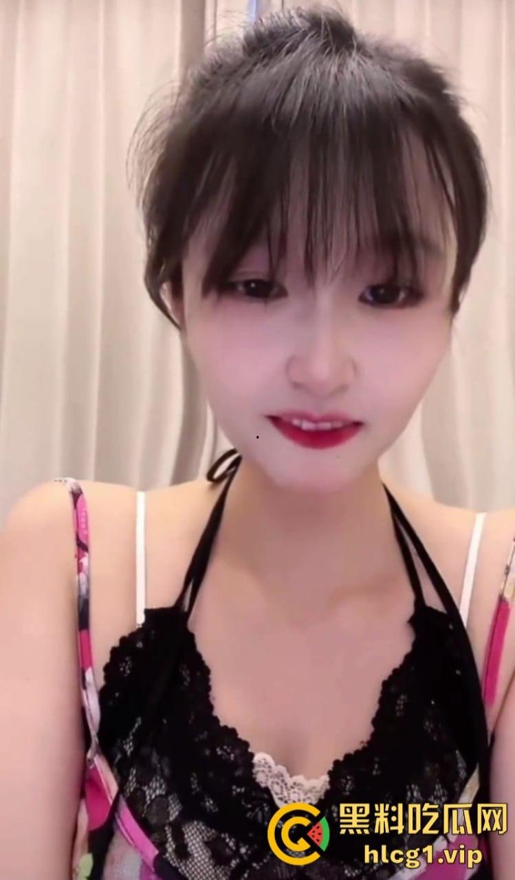 杭州老板娘“穿着清凉”被举报后 改行做直播！-9