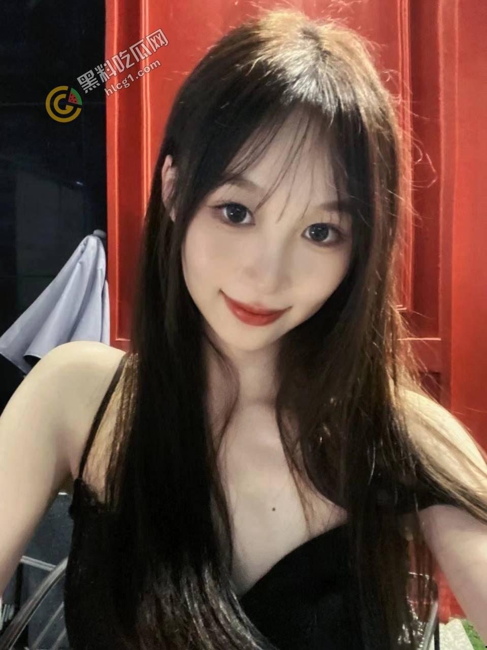 高颜值美女私密视频曝光:她的手活、口技、脚技巧令人惊叹!不愧是百人斩美女-2