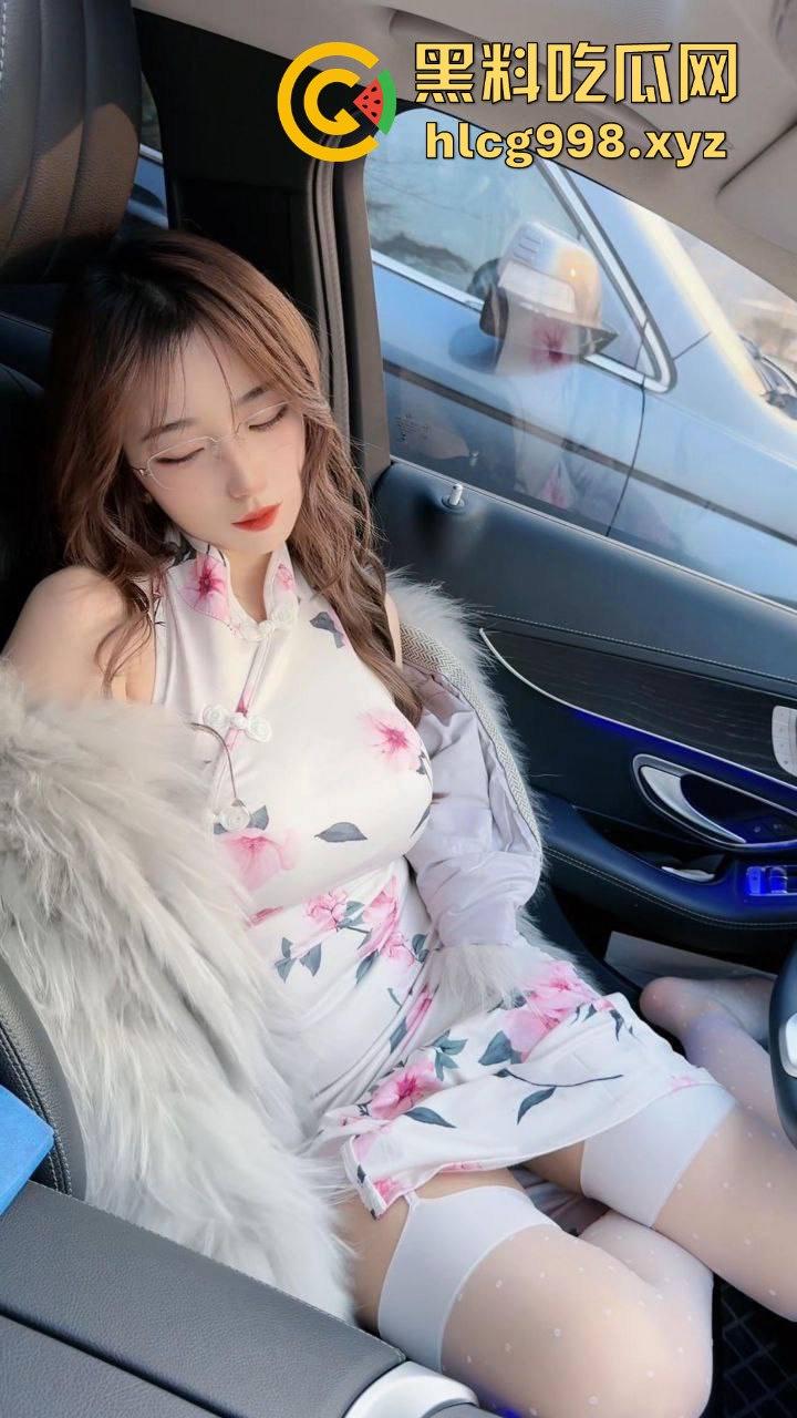 抖音平台主播【小团嫂】直播招嫖！黑丝包臀裙、巨棒身材，嫩逼后入爆插，制服诱惑让人顶不住！-3