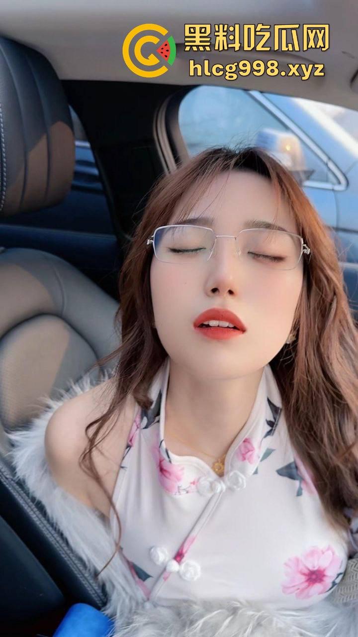 抖音平台主播【小团嫂】直播招嫖！黑丝包臀裙、巨棒身材，嫩逼后入爆插，制服诱惑让人顶不住！-9